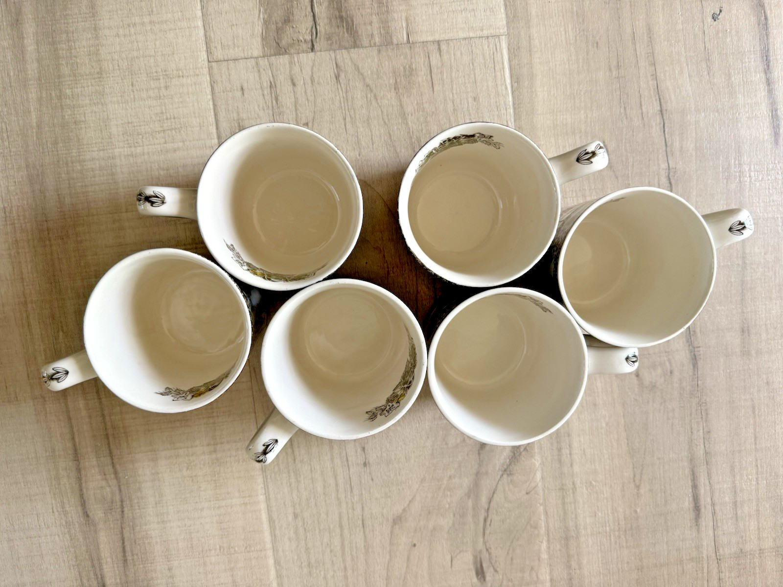 The Friendly Village Johnson Brothers Mugs England Covered Bridge Set Lot of 6