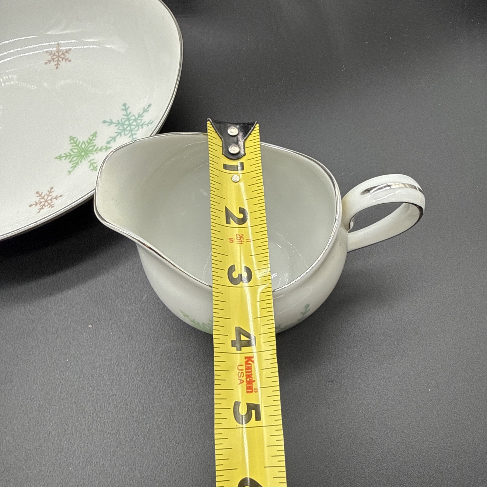 Fine china dinnerware set in ‘Snowflake’ pattern by Harmony House