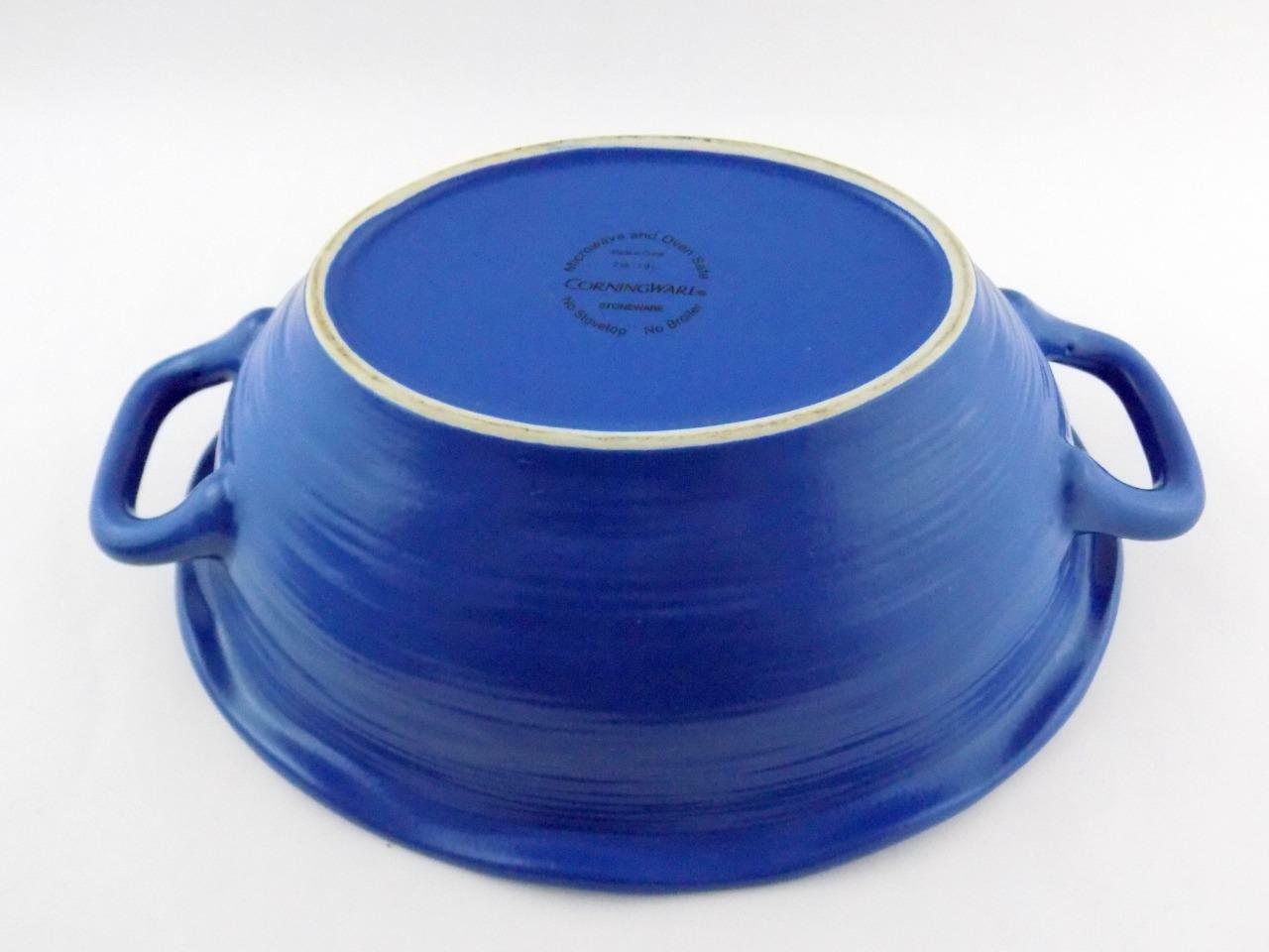 CorningWare Stoneware 2 QT Casserole Dish with Lid Blue Outer White Inner V GOOD