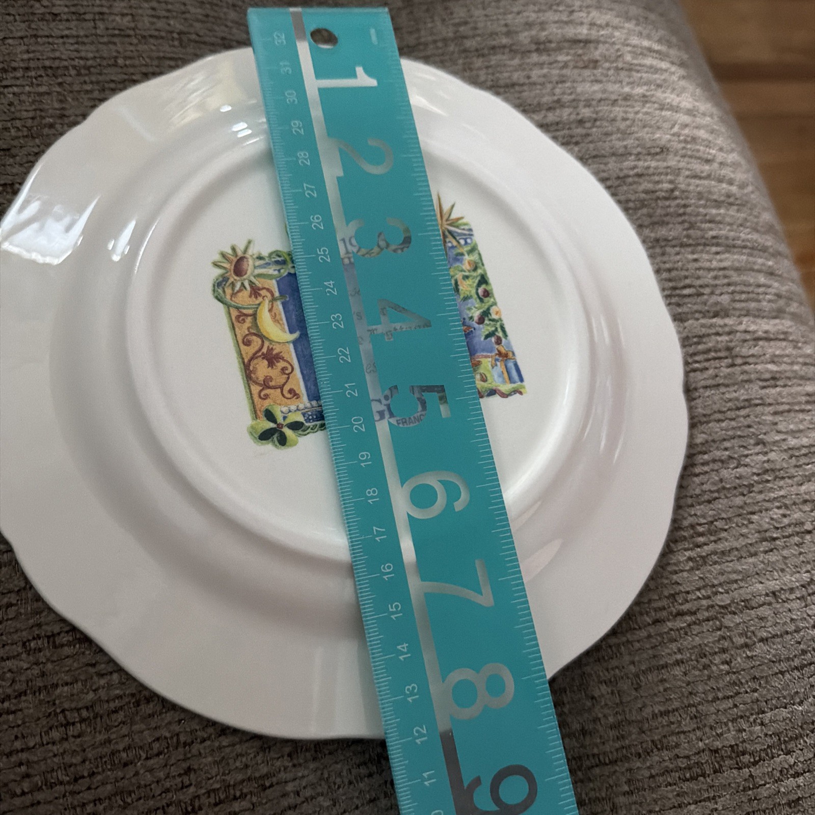 1996 Collector Plate Joyeuses Fetes GIEN France Season’s Greetings 8.5”