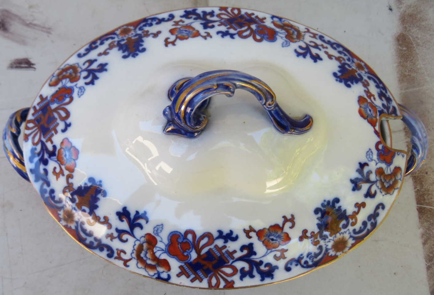 LARGE ANTIQUE ROYAL DOULTON NANKIN FLOW BLUE WITH RED FLOWERS SOUP TUREEN