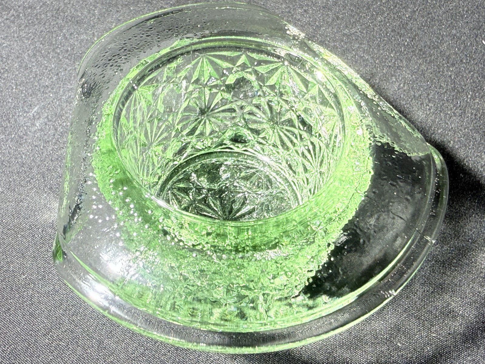 Green Vaseline glass uranium Daisy and button Top hat toothpick holder selenium