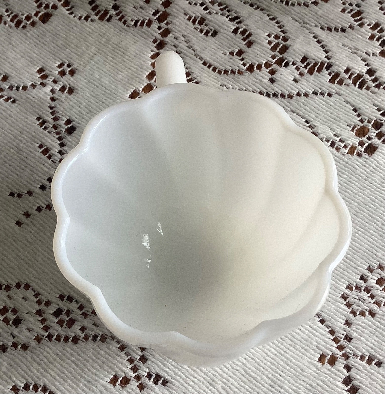 Vtg Hazel Atlas Milk Glass Alpine White Swirl Punch Bowl 12 Cups W Vtg Ladle