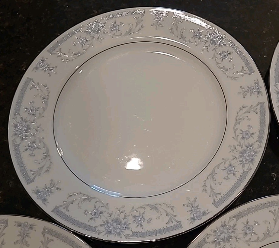 SET (7) Sheffield BLUE WHISPER Porcelain Fine China 10.25″ Dinner Plates Japan