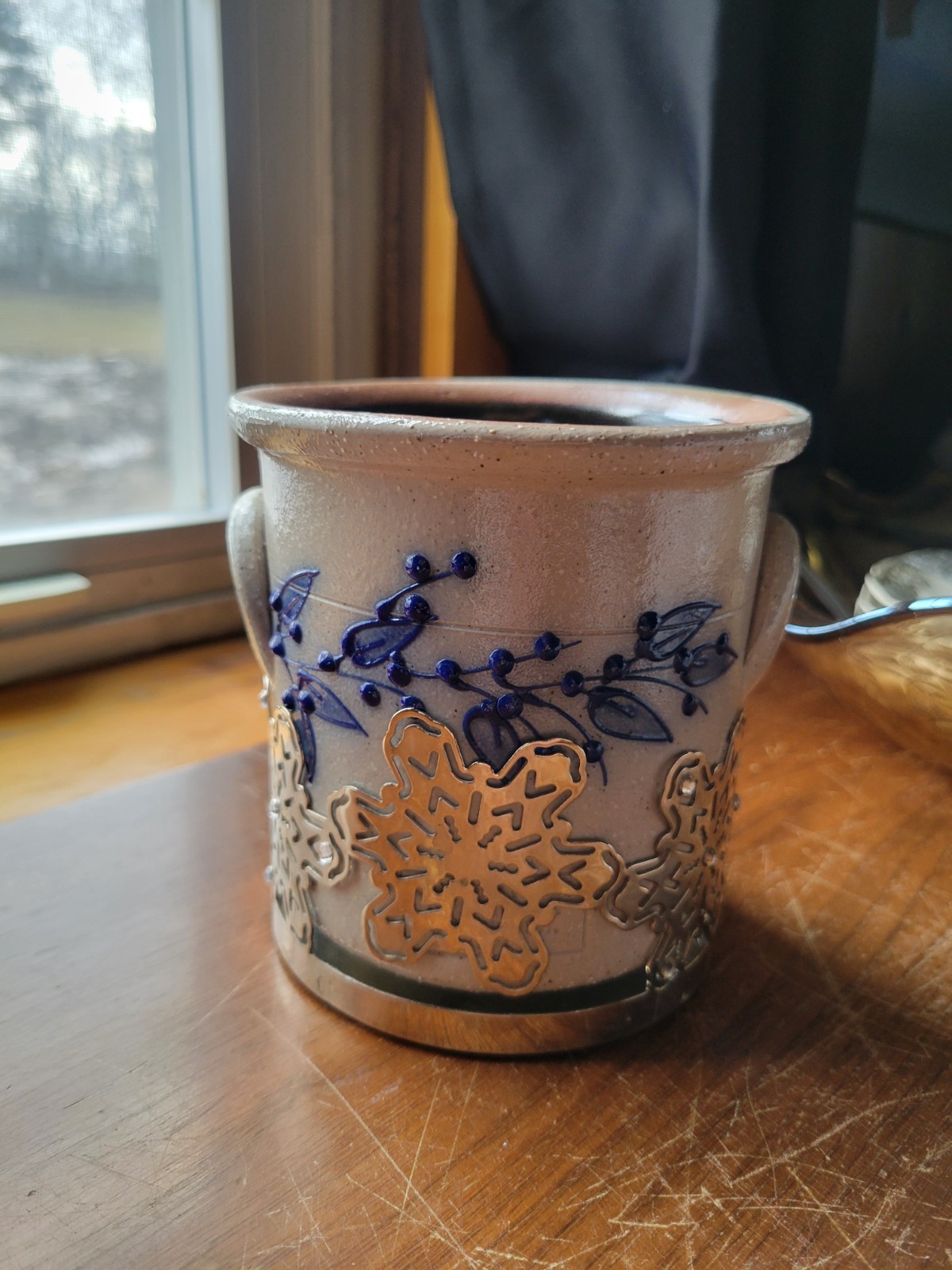 Salmon Falls Stoneware Salt Glaze Small Crock Pot with Blueberry DOWNINGTOWN PA