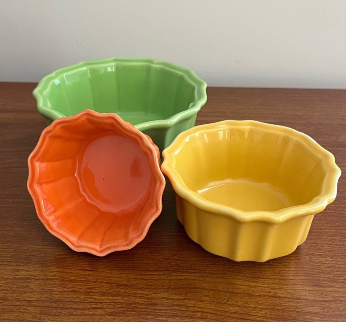 CENTURY Stoneware Nesting Bowls Mid Century Modern Scalloped Kitchen Ramekins