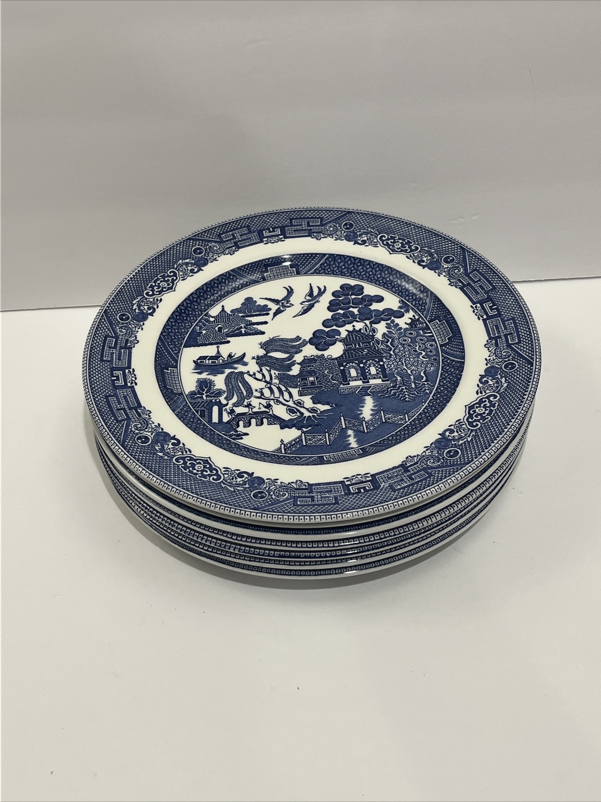 Vintage Johnson Bros England Blue Willow Dinner Plate 10 1/4 Inches Stoneware