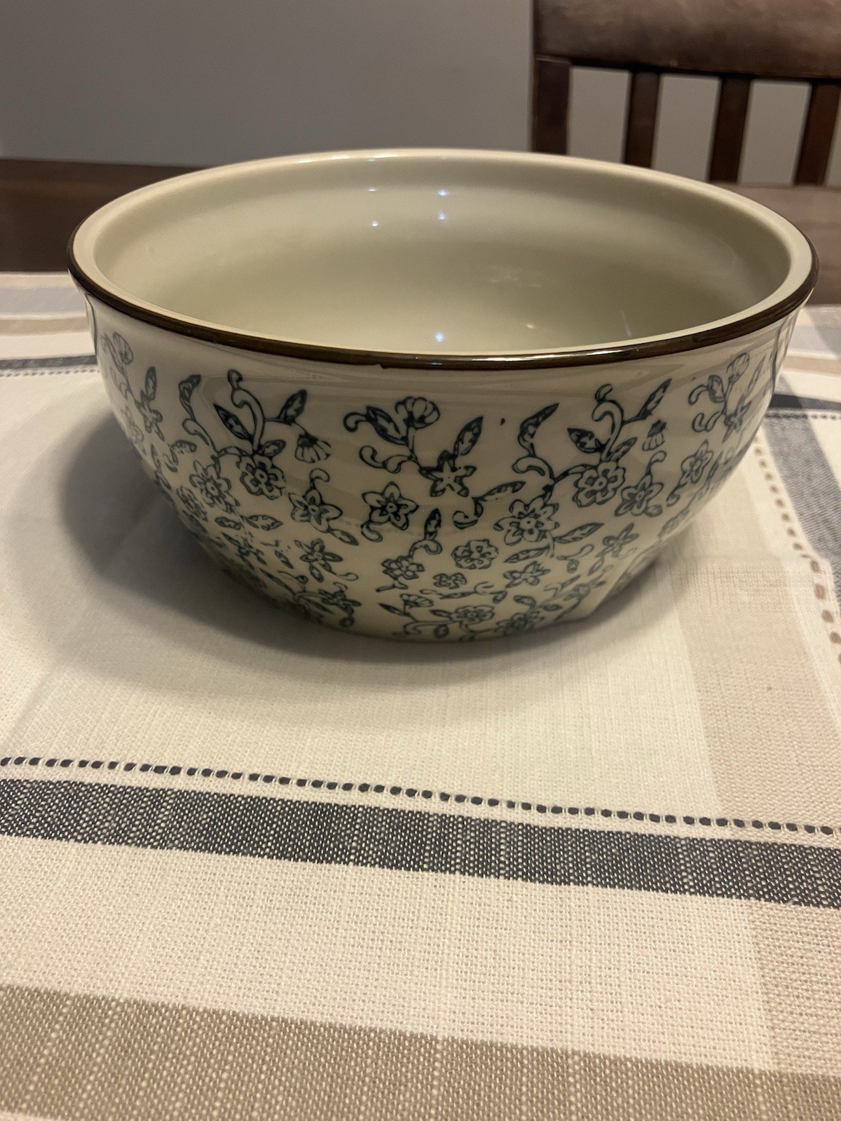 [YOKOHAMA STUDIO] Beautiful Vintage Floral Hand Painted Ceramic Bowl – 7 x 3.25″