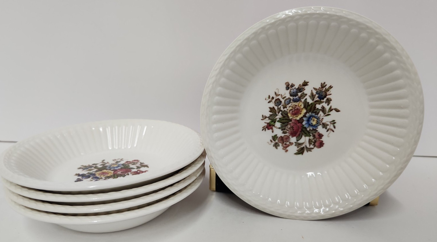 Wedgwood Edme Conway 5 1/4 inch Fruit Dessert Bowls (Lot of 6)