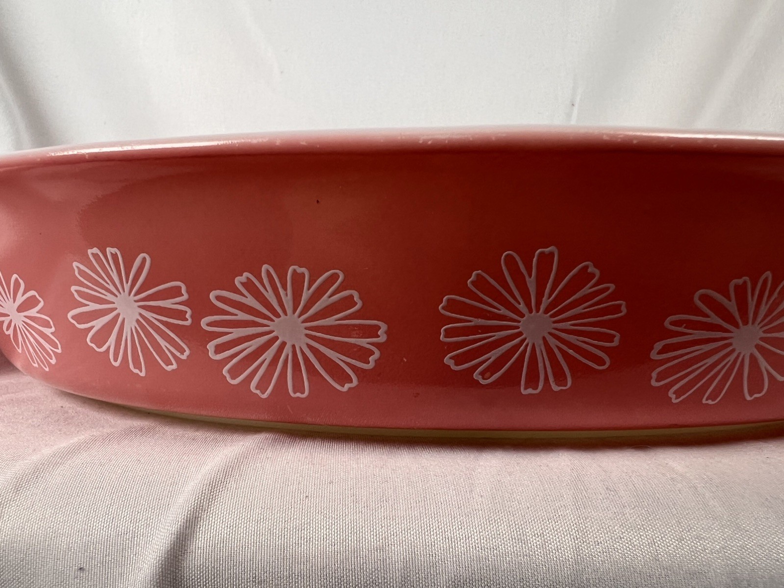 Vintage Pyrex Pink Daisy 043 1.5 Qt Oval Divided Casserole Dish USA No Lid