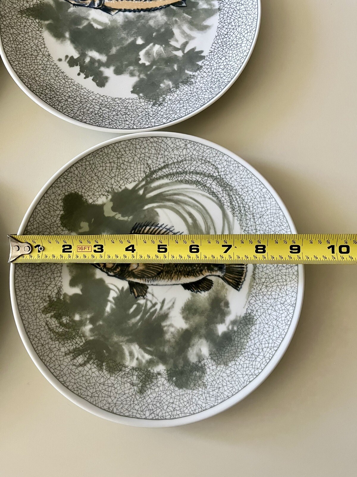 4VINTAGE KAHLA GERMANY PORCELAIN FISH PLATES – 9 in PLATES