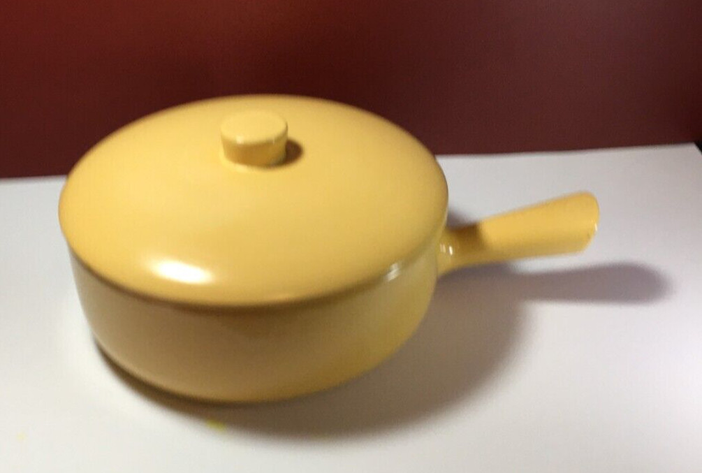 La Solana Pottery Stoneware Casserole with Handle & Cover, Yellow – 9″ – 64 oz.