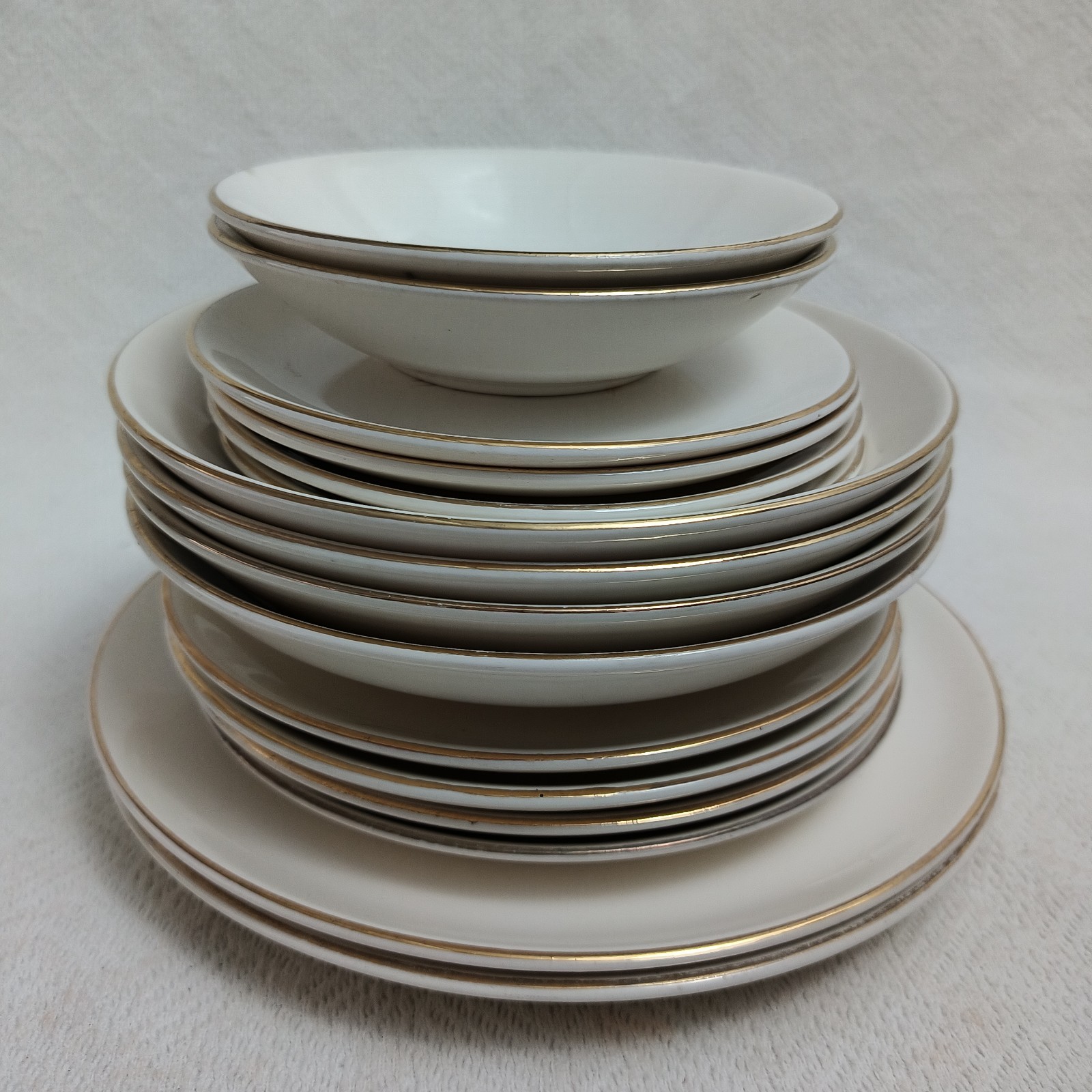 Golden Wheat Dish Set by Homer Laughlin, 16 Pieces