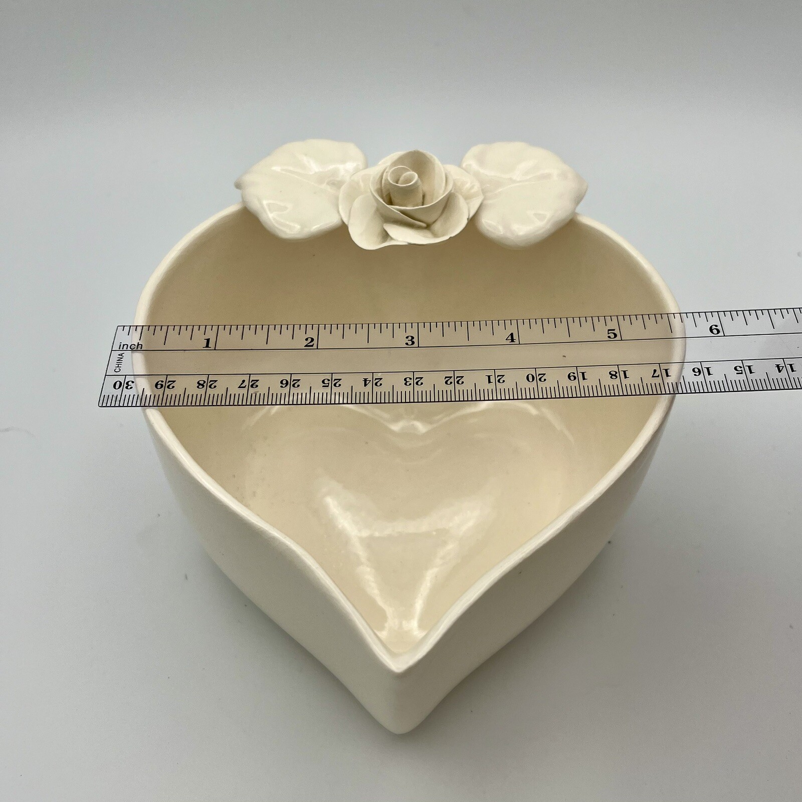 Vntg Paper Windows Rose Heart Bowl Candy/Trinket Dish Signed Ivory Ceramic 6.25”