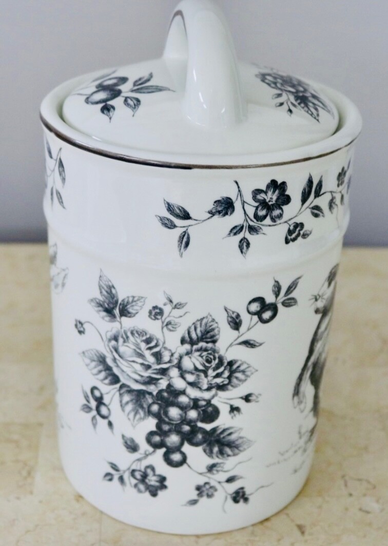 Maxcera FRENCH TOILE RABBIT CABBAGE CANISTER Black White container Jar w/Lid 10″