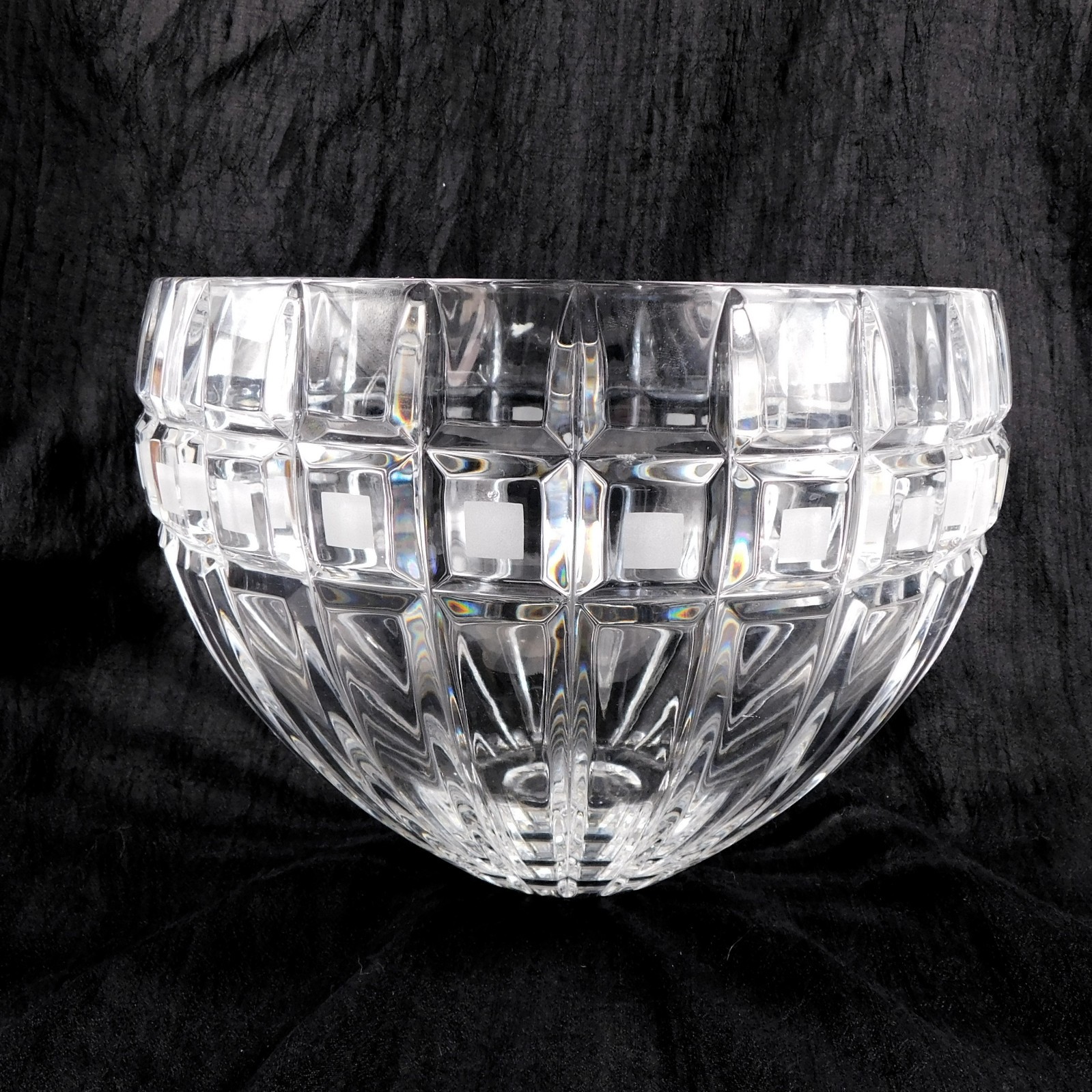 Waterford Quadrata 9 inch Round Serving Bowl # 27052