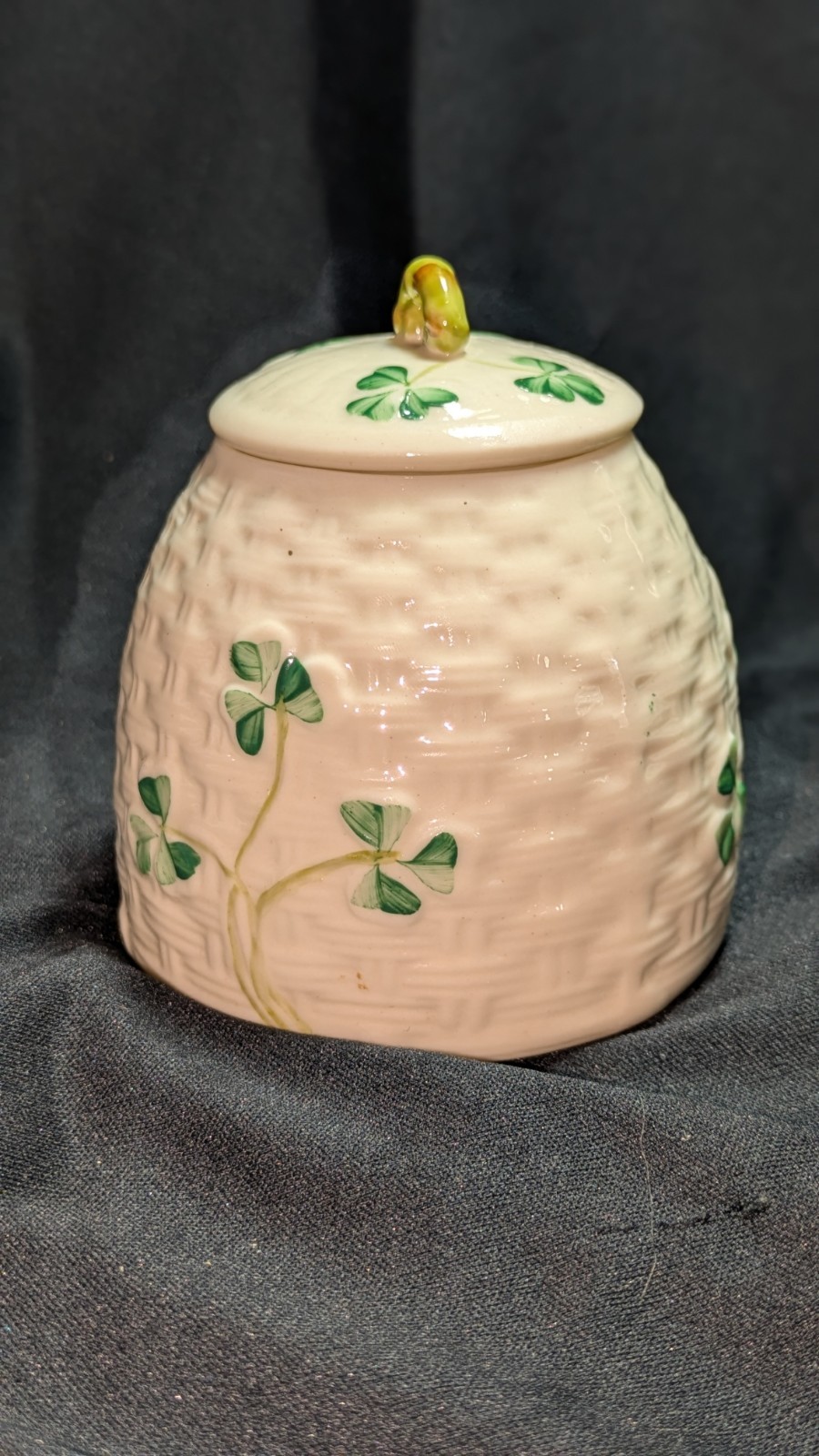Belleek Ireland Shamrock Bee Hive Honey Pot Jar w/ Lid 6th Green Mark Marmalade