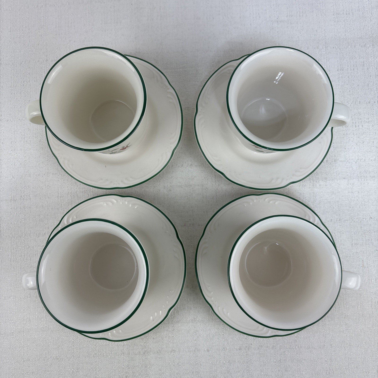 Pfaltzgraff “Winterberry” Coffee Cup Mug & Saucer Set Of 4 Christmas Holiday
