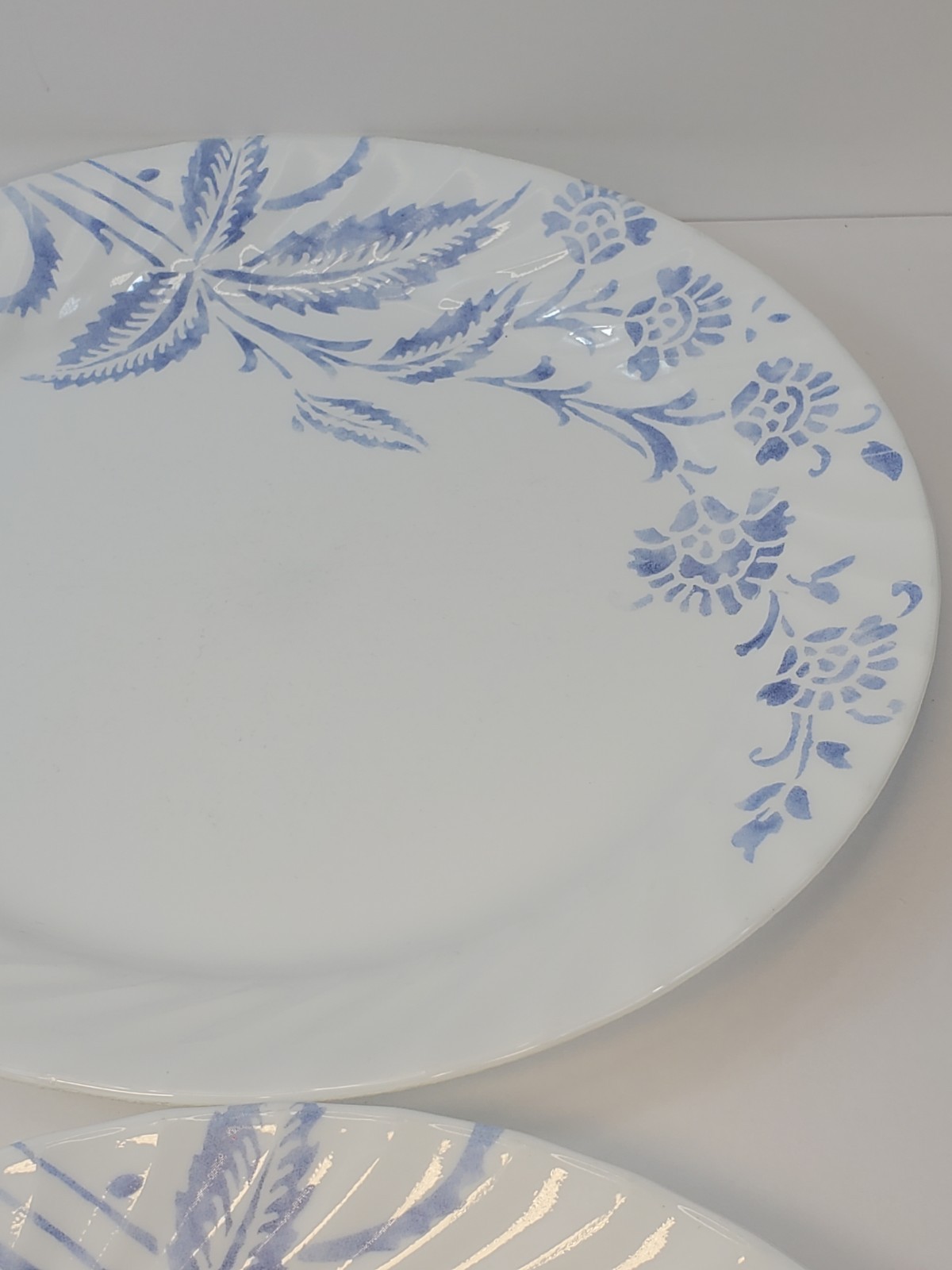 Corelle Botanique 10.25″ Dinner Plates Set of 4 Floral Pattern Retired