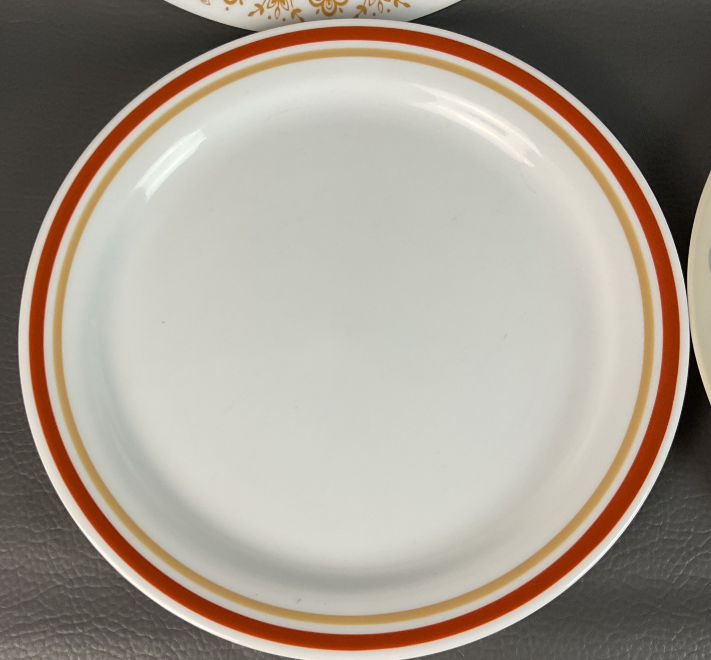 Lot of 8 Mixed Corelle Dinner Plates ~ 6 Different Patterns 10 1/4″