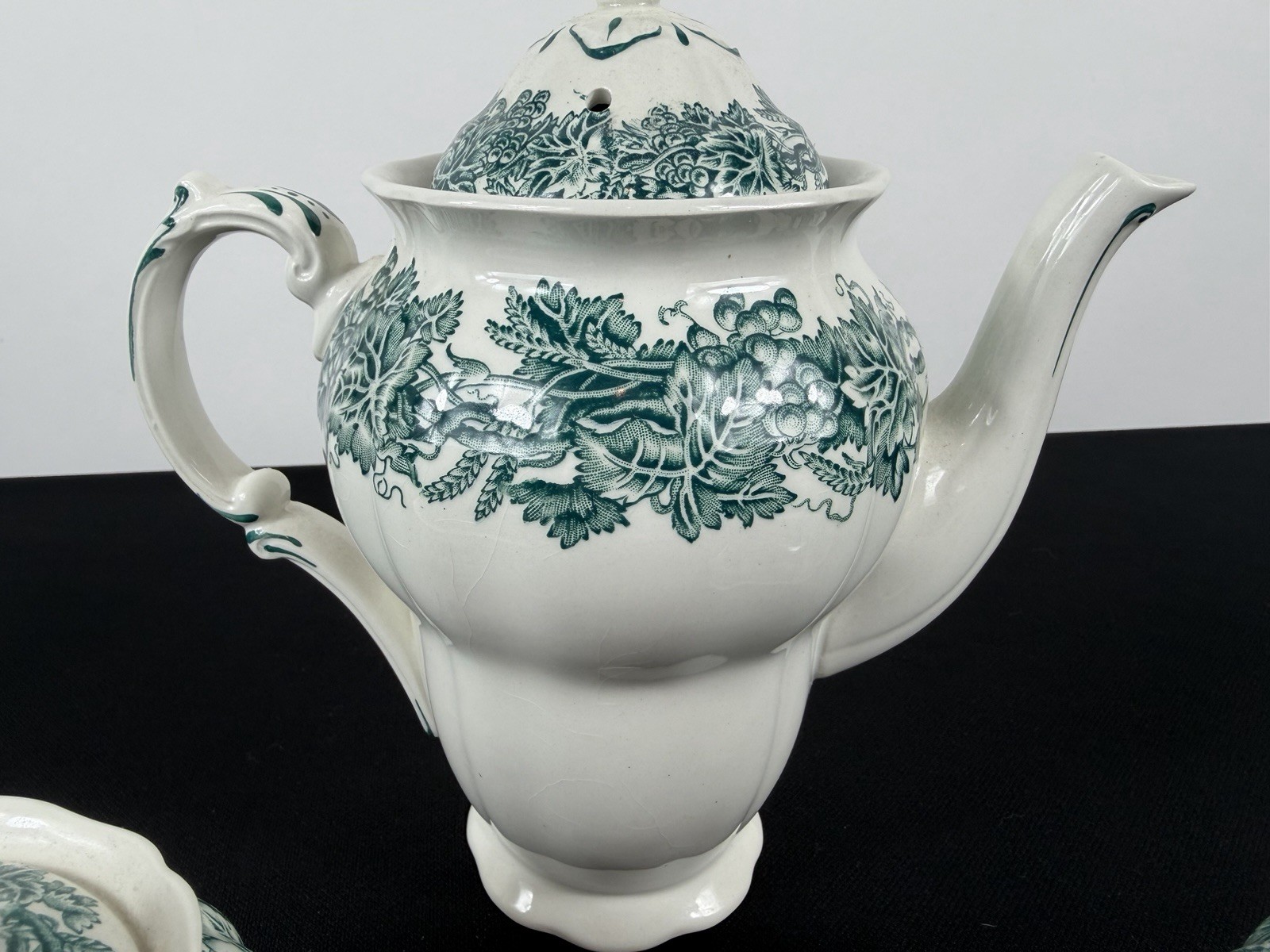 Vine & Wheat England Booth A 8083 Coffee/ Tea Pot With Creamer And Sugar Bowl