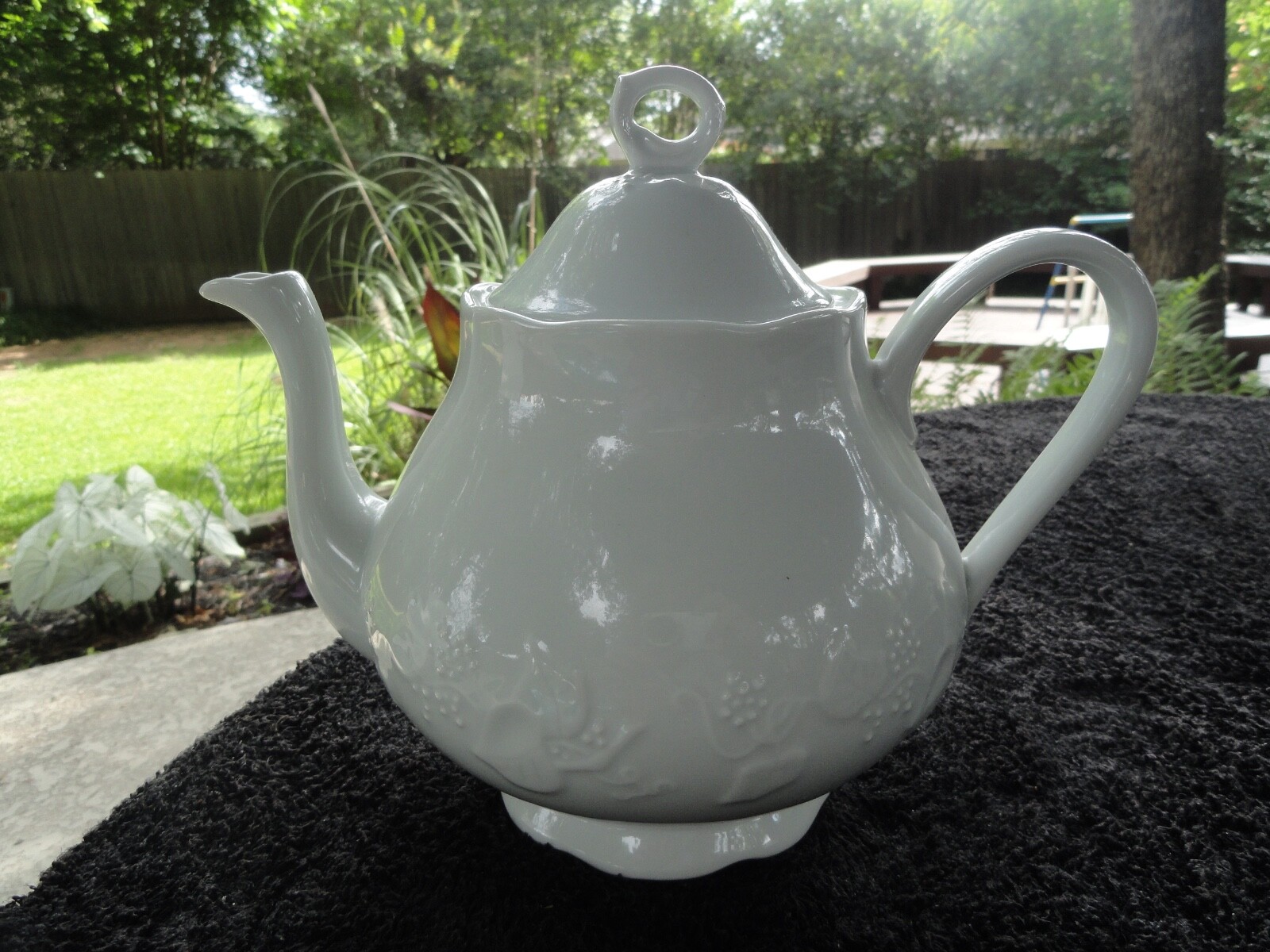 Dansk Ivy Embossed Fruit and Leaves Pure Solid All White Lidded Teapot