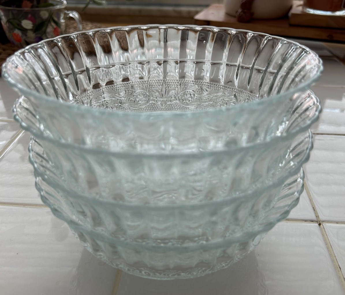 Set of 4 Vintage KIG Malaysia Fleur De Lis Round Glass Bowls 6 3/4″ Clear Glass