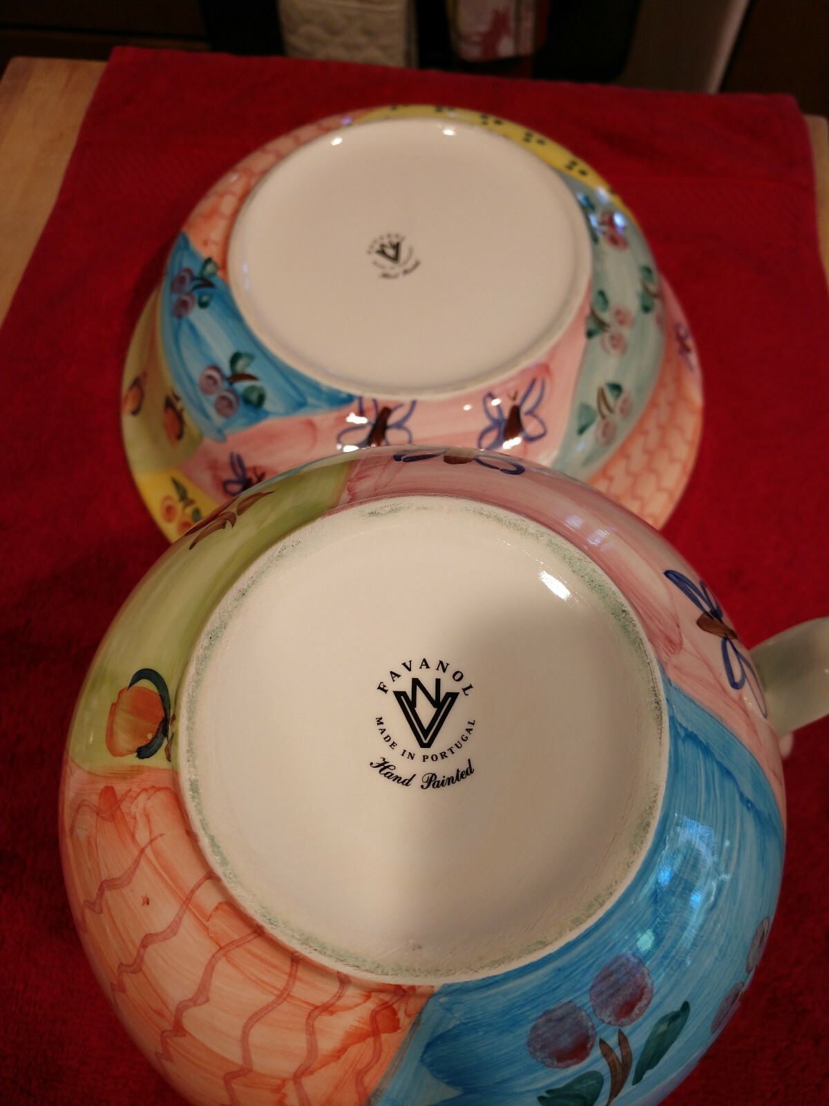 FAVANOL PORTUGAL MARTINIQUE WATER PITCHER AND BOWL PINK. FLORAL, FRUIT & BEES