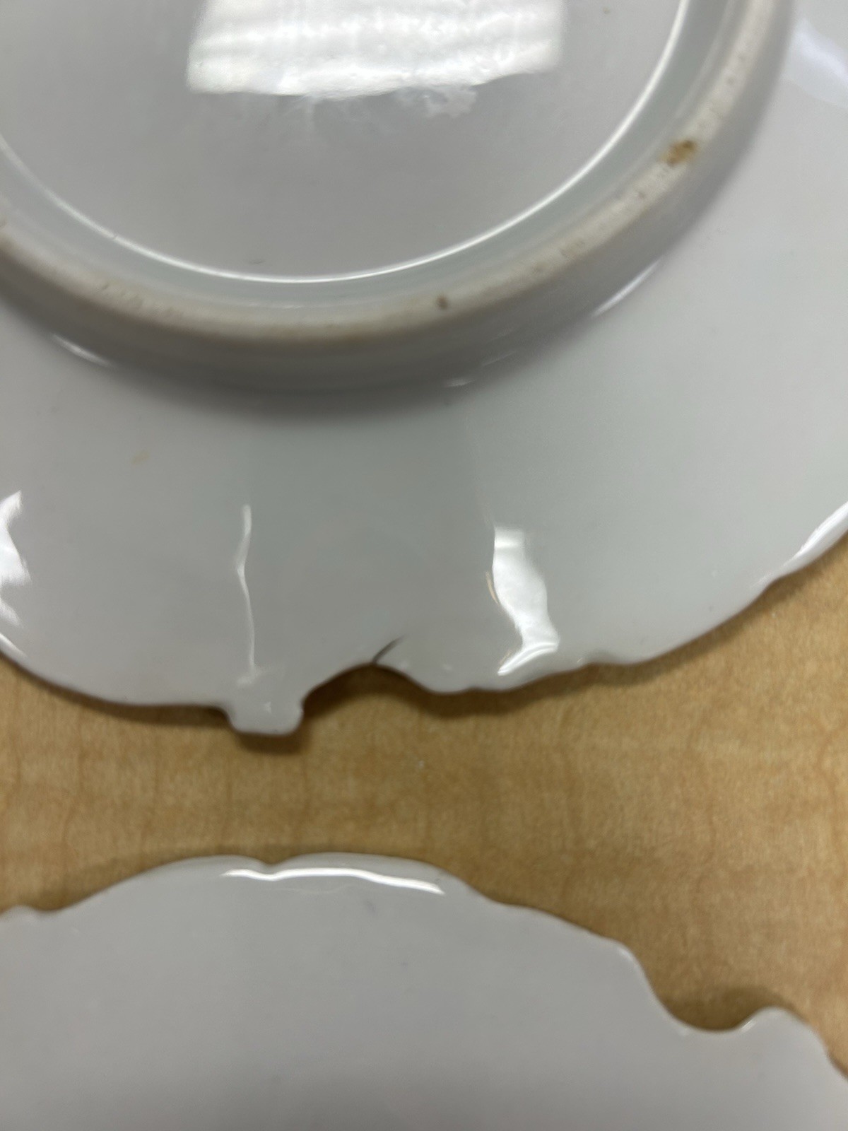Victorian Themed Plates Set Of 6 With Guilded Scalloped Edges