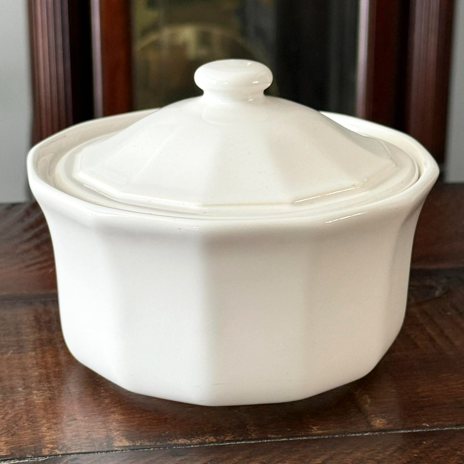 Pfaltzgraff USA 12-sided White Covered Casserole Dish EUC VTG Oven To Table 5″