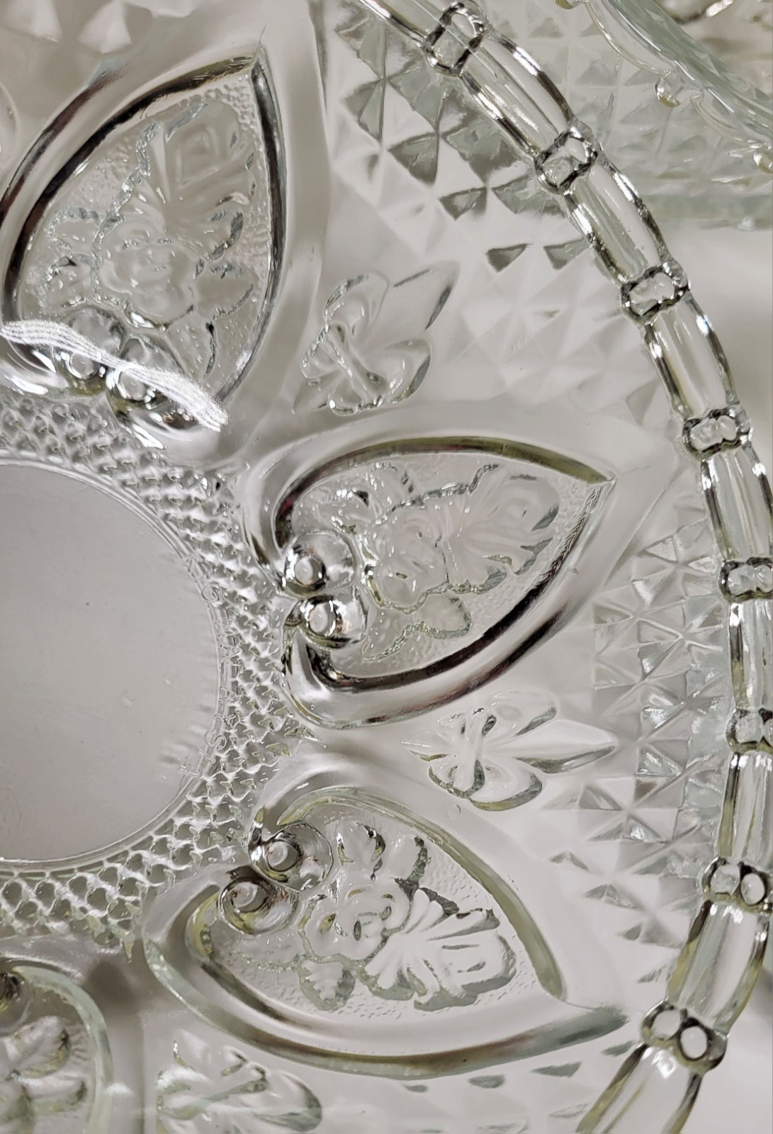 FOUR KIG Malaysia Pressed Glass Bowls Fleur De Lis Flower Heart Diamond Set of 4