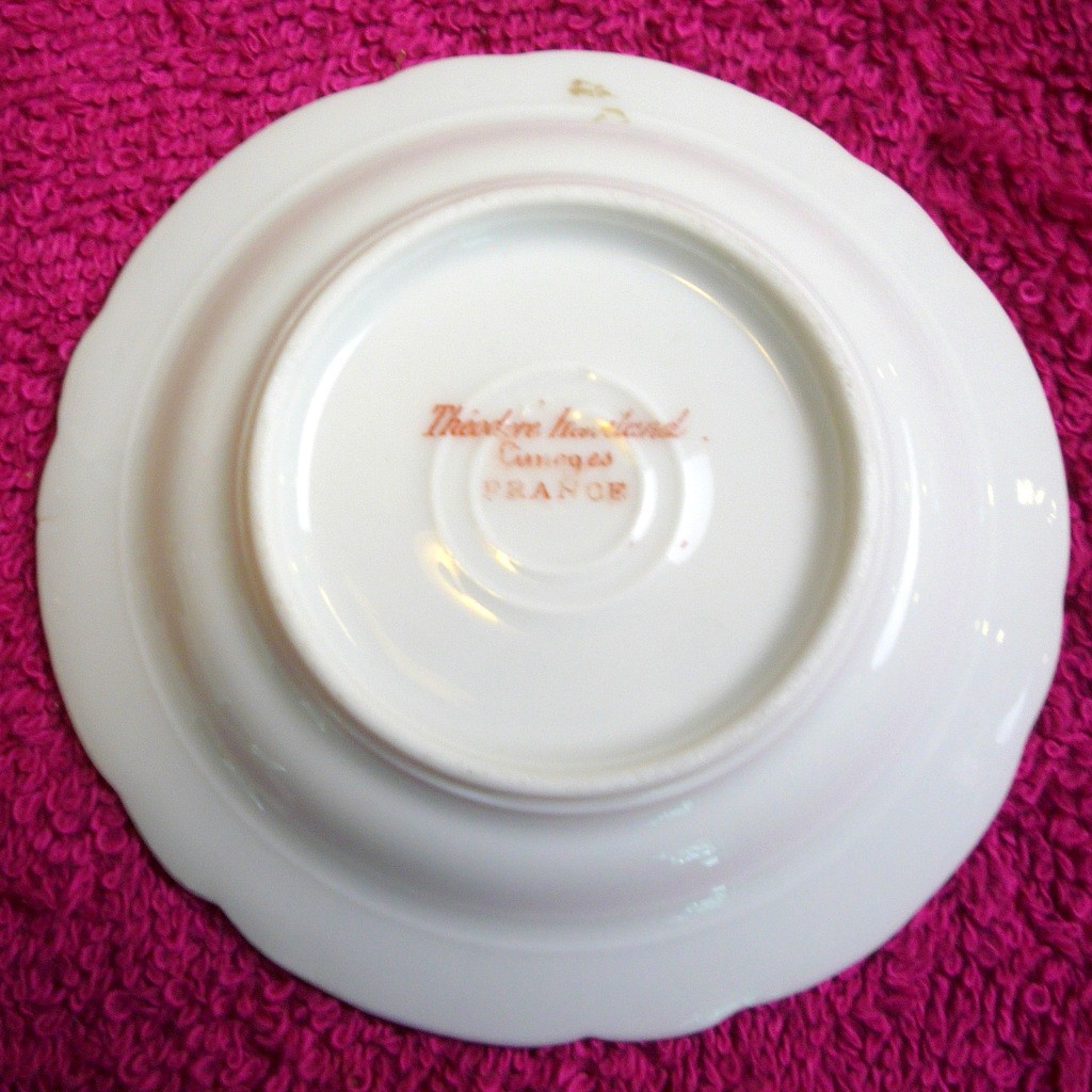 Theo Haviland (Schleiger 159A Blank 122) 3 1/4″ BUTTER PAT(s) Exc (7 left)