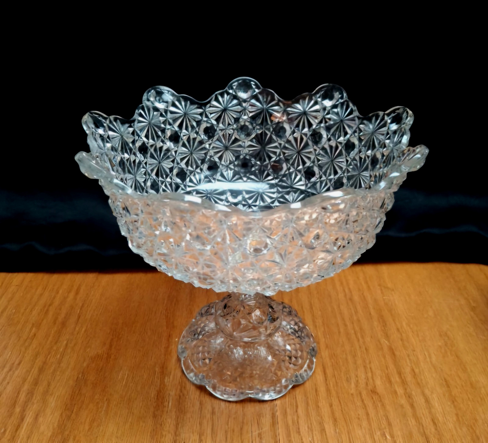 Early AMERICAN BRILLIANT 24 % Crystal Glass Antique Daisy Button Pedestal Bowl