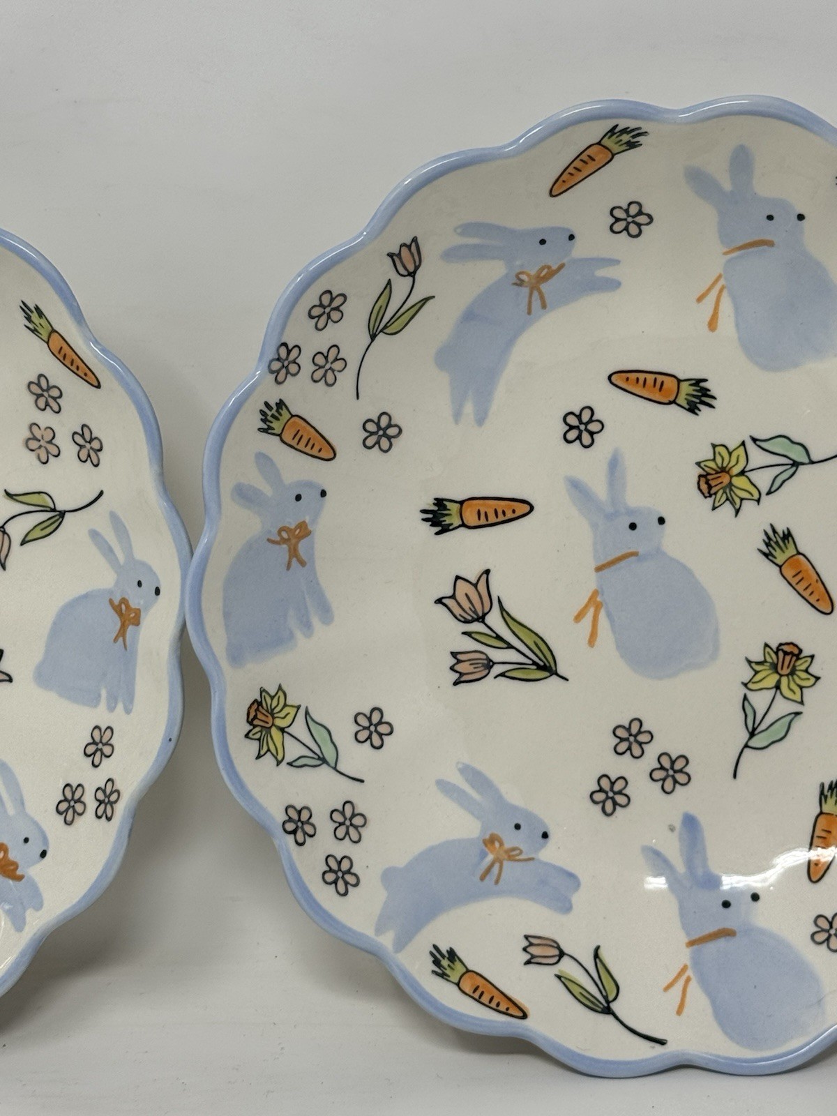 2 Potter’s Studio Blue Easter Bunny Floral Scalloped 8.5″ Pasta Bowls springtime
