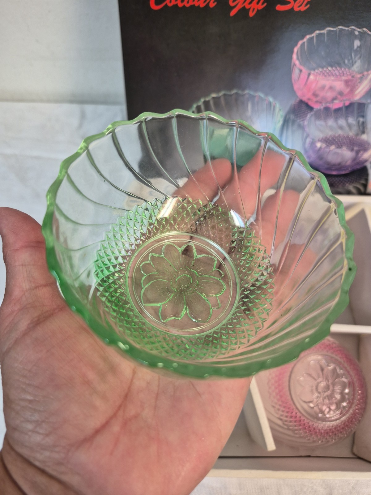 VTG Set of 6 Round Glass 3 3/4 Bowls Colored INDONESIA KIG Swirl Diamond Floral