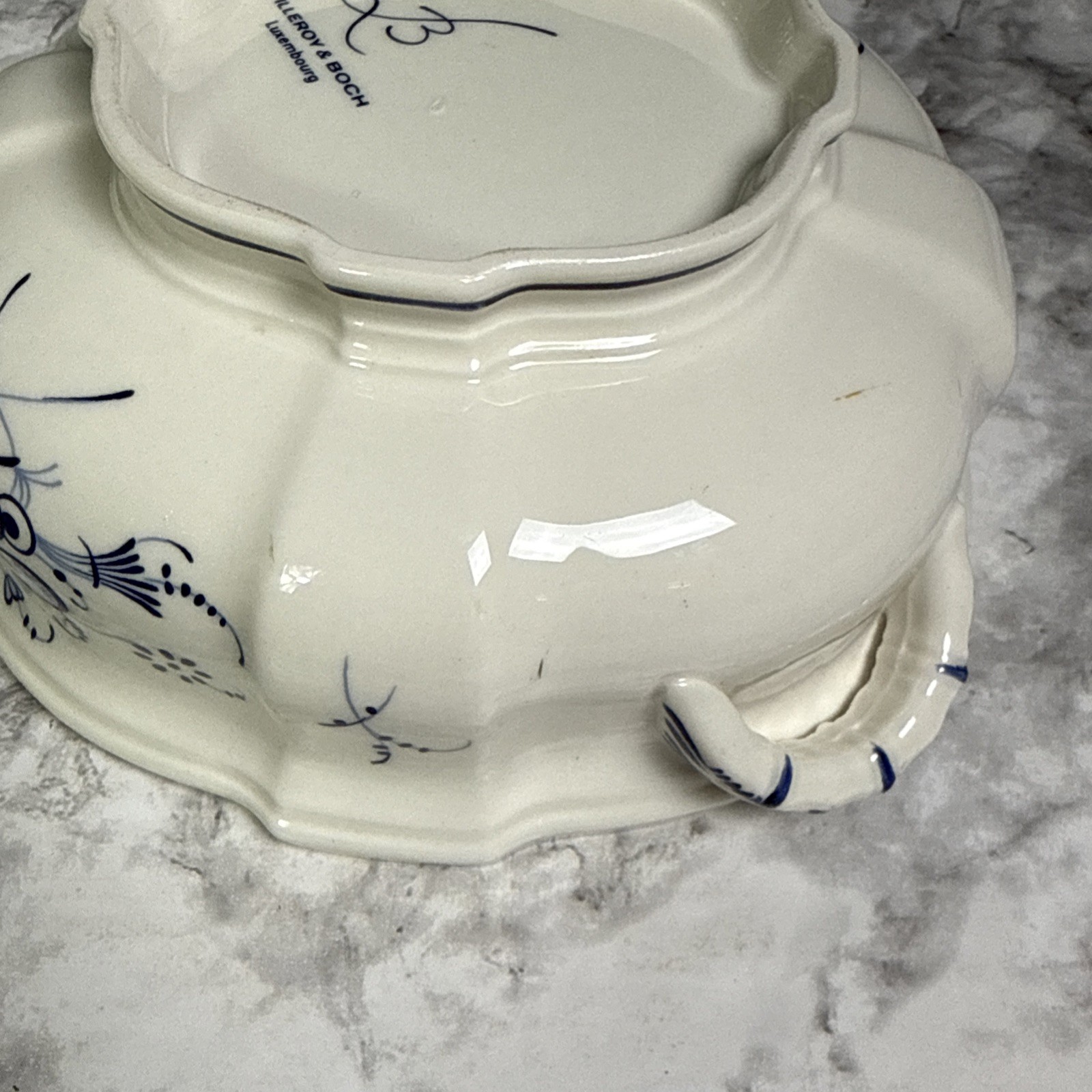 Villeroy Boch VIEUX SEPTFONTAINES Small Tureen Blue White Bee Butterfly Floral