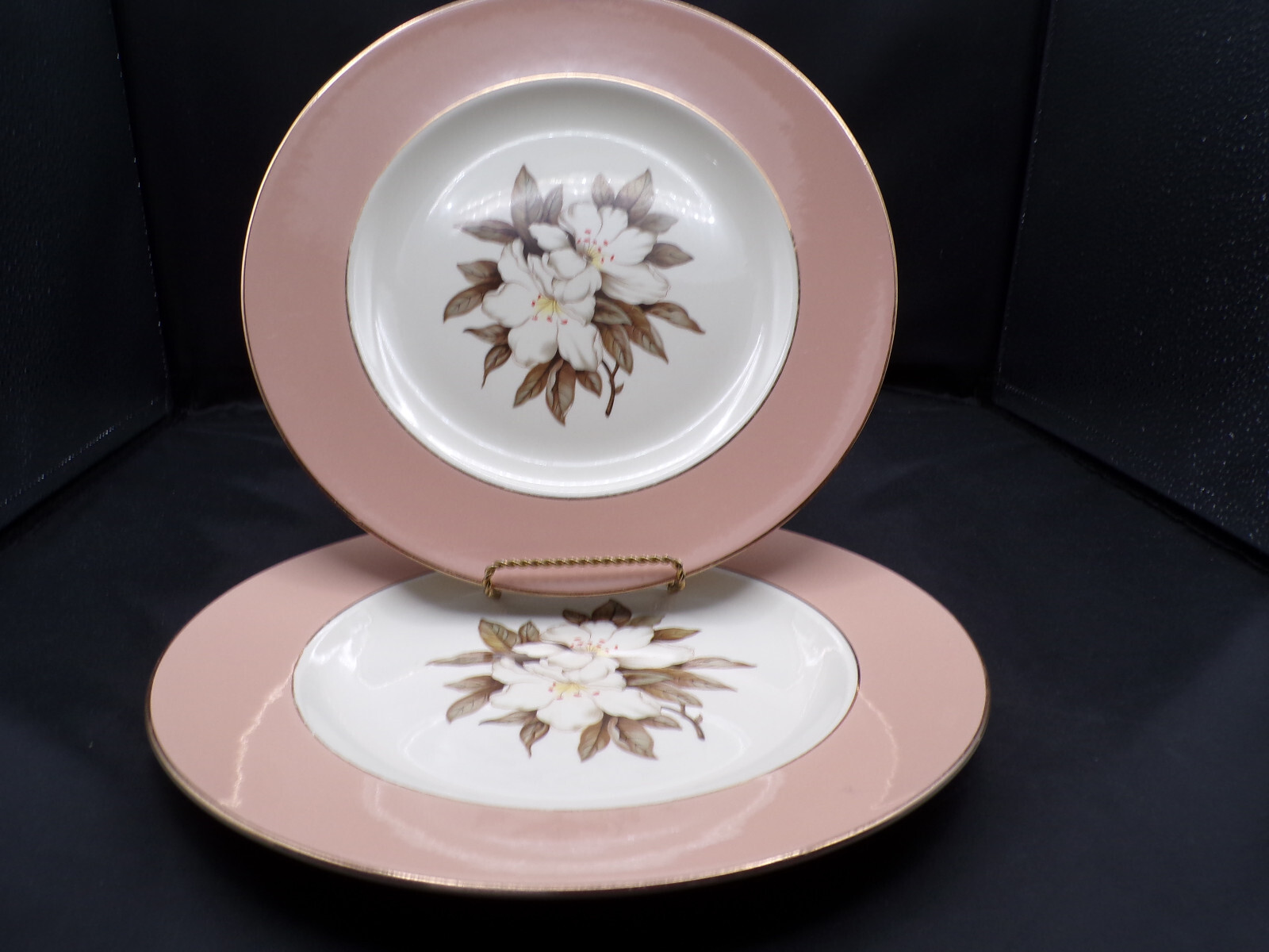 2 USA 1950s Vintage Sevron Fair Lady Pattern Gold Trim Dinner Plates 10-1/8″ F25