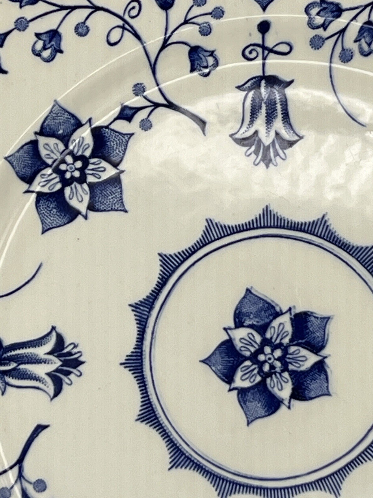 Staffordshire English Ironstone Tableware 9.5” Set Of 4 Dinner Plates Romance