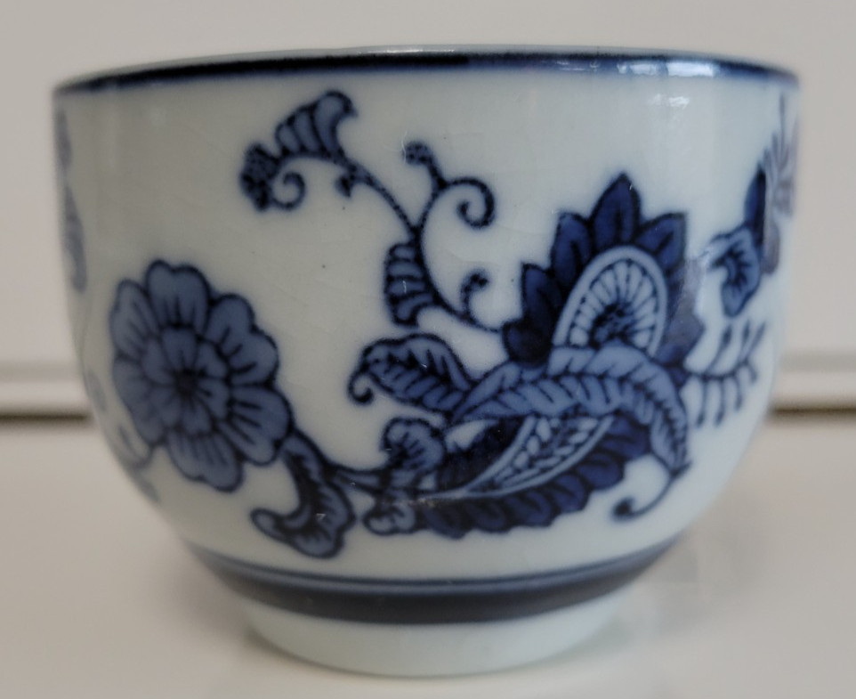 4 PIER 1 IMPORTS PORCELAIN TEA CUPS WHITE AND BLUE 2.25 INCHES HOLDS 6 OZS