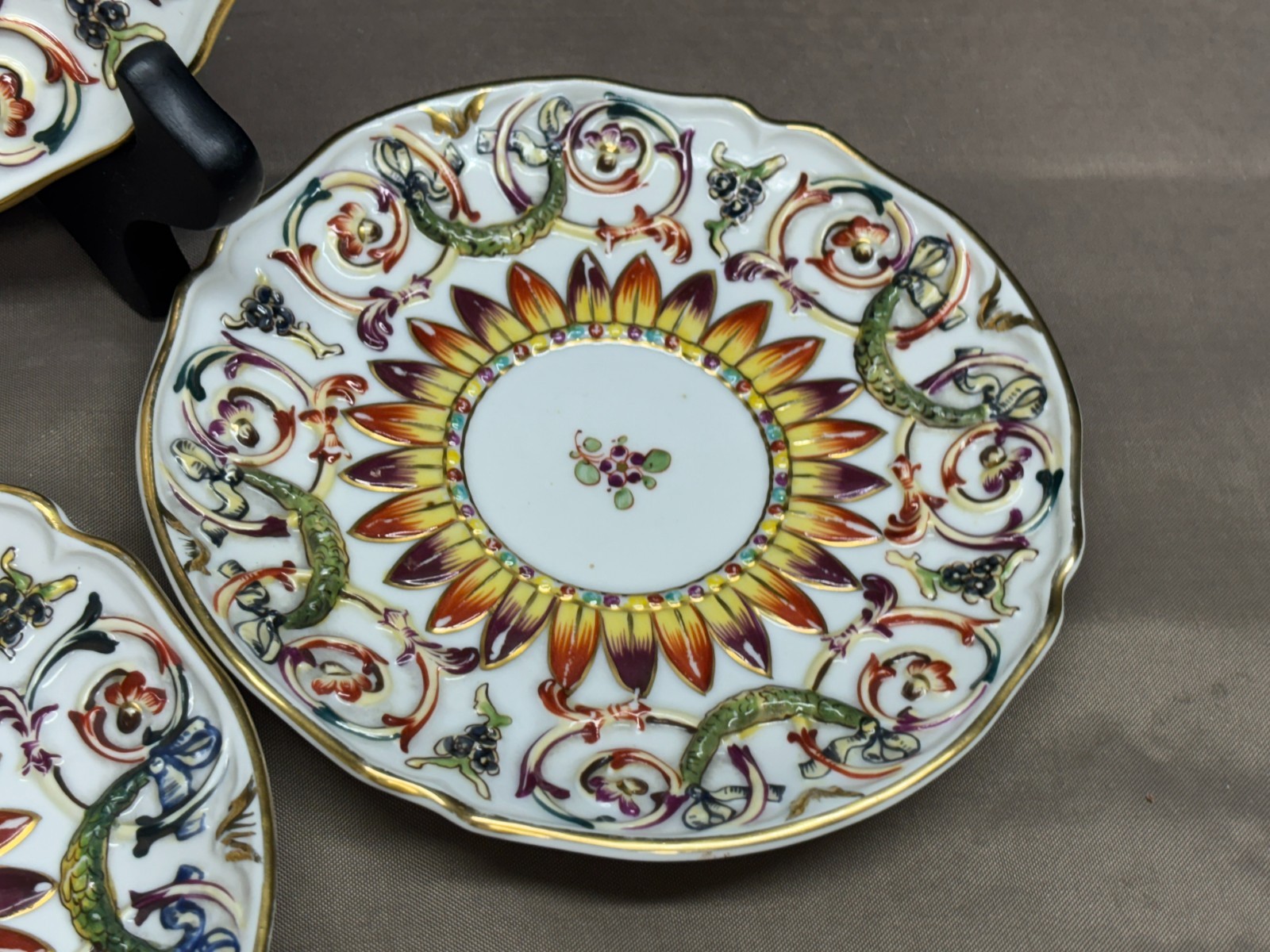 Capodimonte “CHERUBS” Antique Porcelain ~ Set of 4 ~ Dessert Plates ~ 5 3/4″