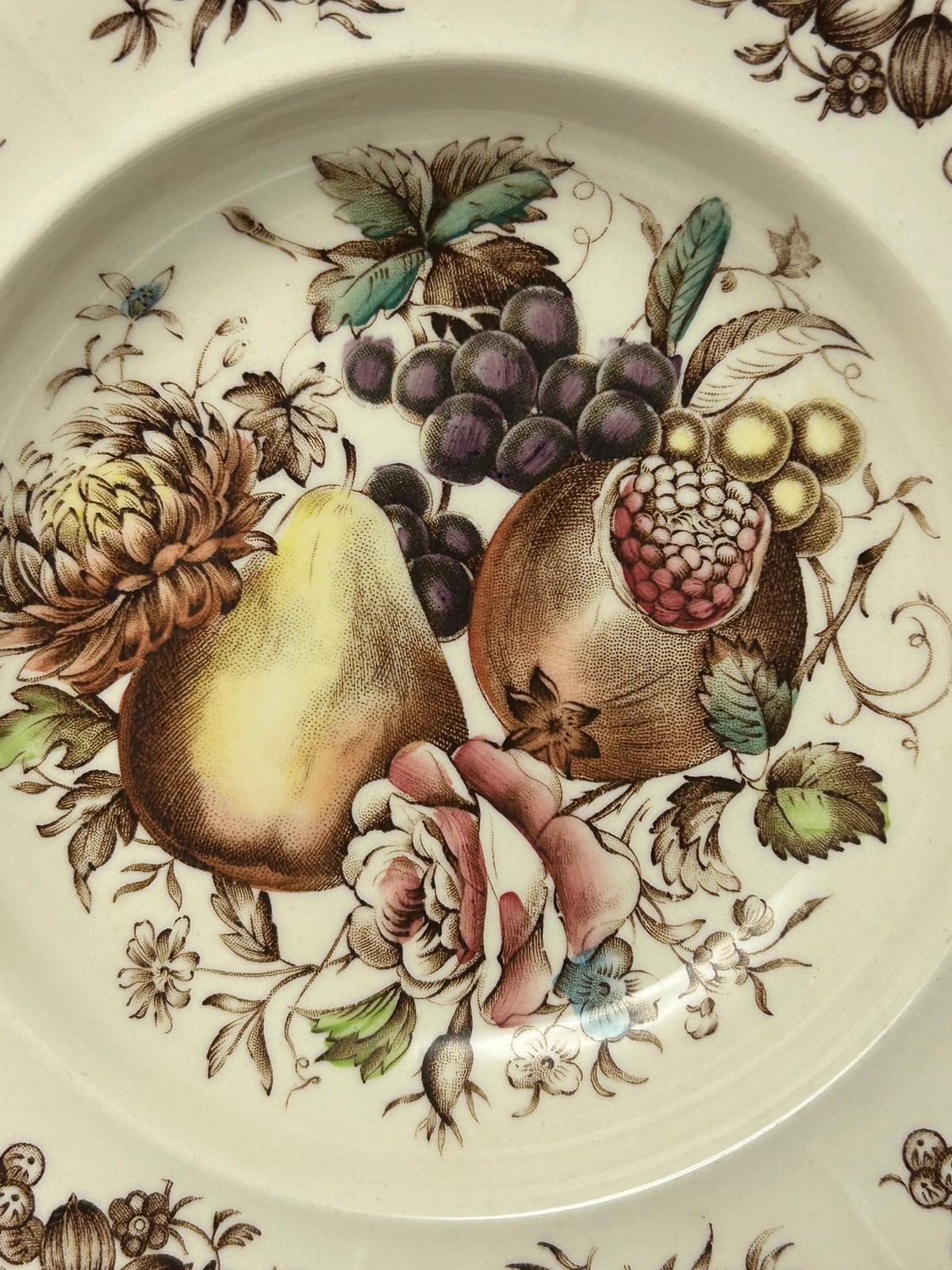 JOHNSON BROS WINDSOR WARE, WINDSOR FRUIT – SET OF 5 RIMMED SOUP PLATES 8” ENGL.