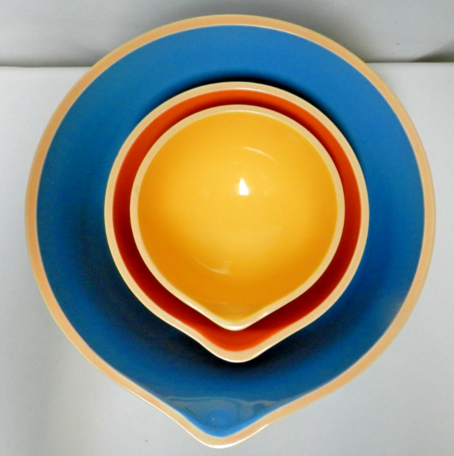 Ravinia Set 3 Spouted Nesting Bowls Mixing Baking yellow orange blue Dish Micro