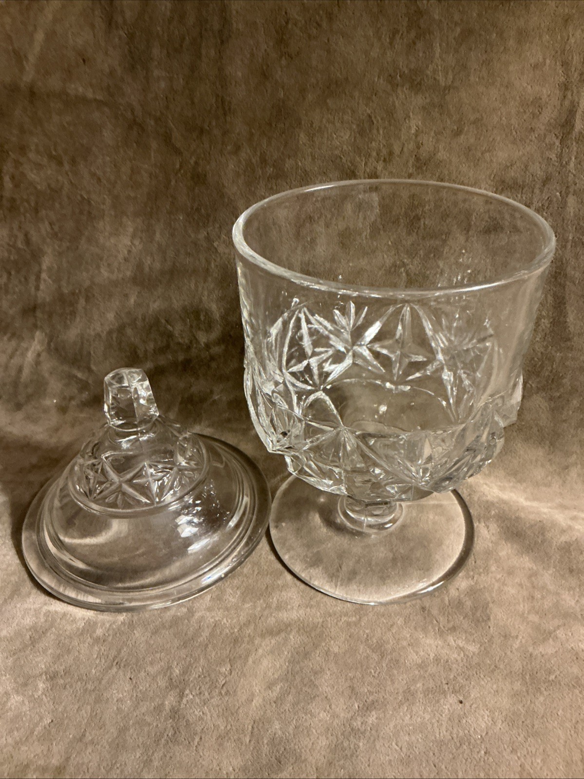 Victorian pressed pattern glass covered candy dish kite and fan design