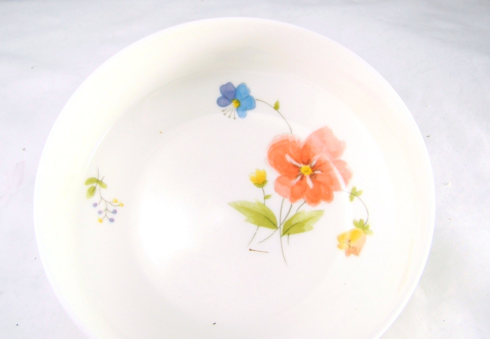 Mikasa Bone China Narumi Japan JUST FLOWERS A4-182 Fruit Dessert Bowl(s)