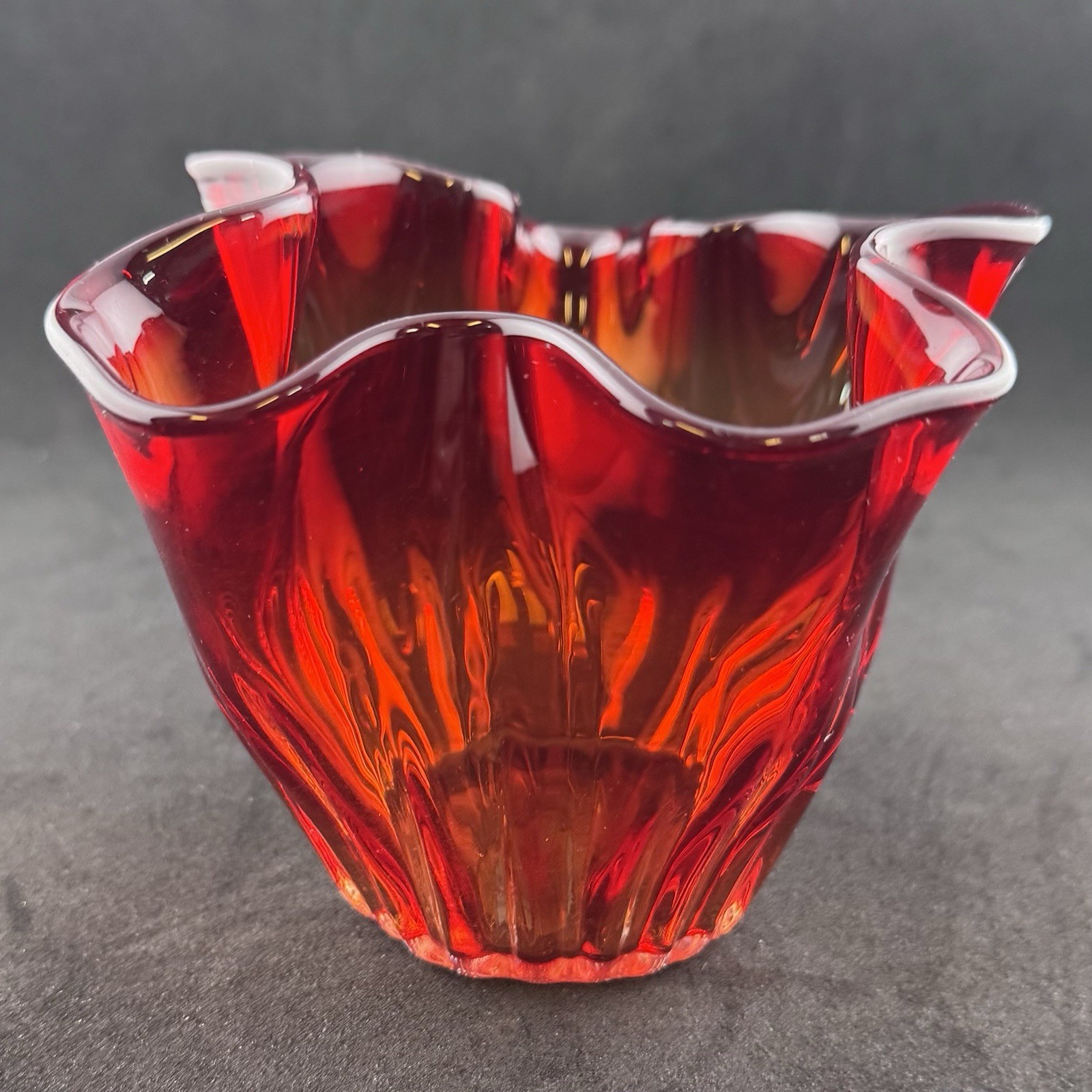 Small Red Candy Apple Pinched Side Centerpiece Bowl 4”X 5” Amberina Art Glass