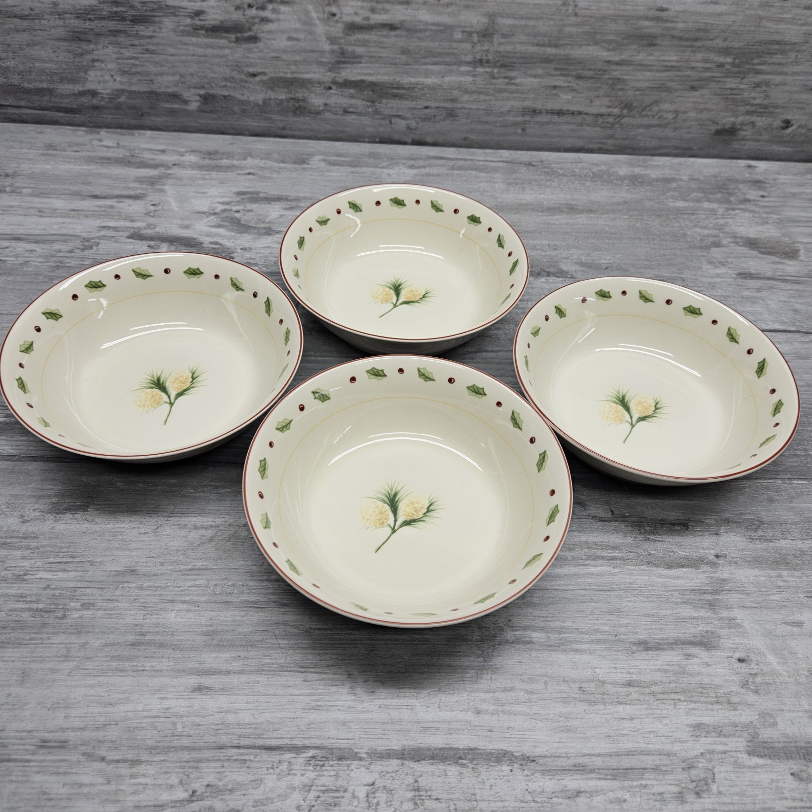 Merry Brite Holiday Home Collection Christmas Bowls Lot (4)