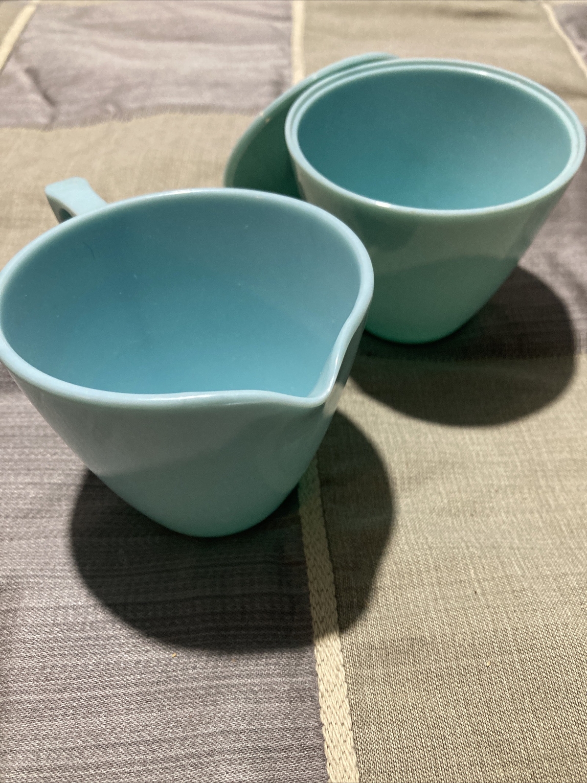 Vintage Turquoise Creamer And Sugar Bowl – Similar To Melmac Material