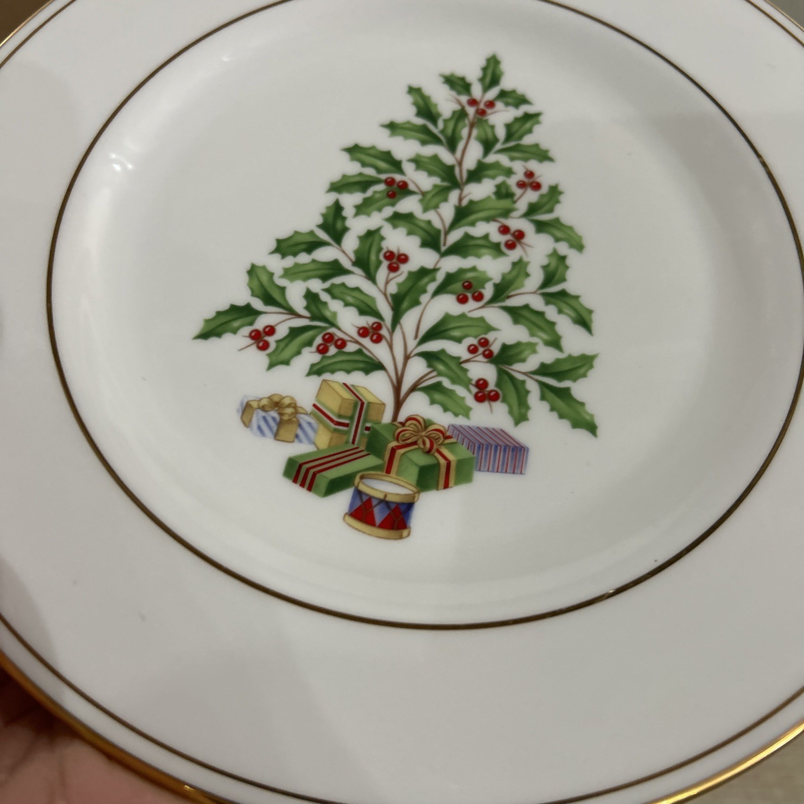 2 Lenox Holiday Tree Gold Salad/Dessert Plates, 8 1/8″, In Pristine Condition