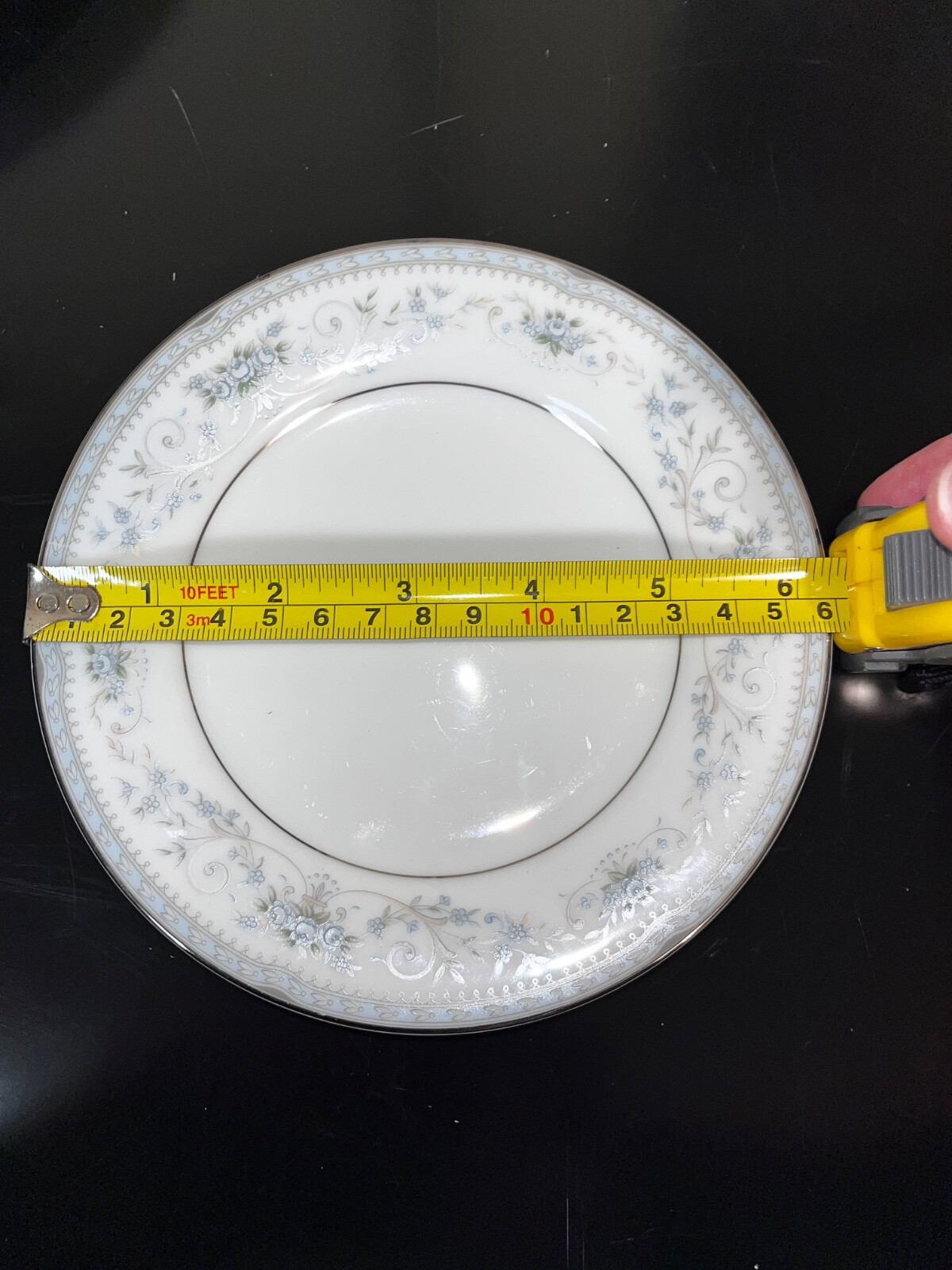 NORITAKE CHINA 6107 COLBURN TWELVE PIECE PLACE SETTING
