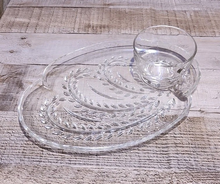 Set Of 4 Vintage Homestead Snack Plates & Cups Federal Glass In Original Box